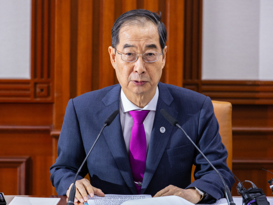= 한덕수 국무총리가 21일 오후 서울 종로구 정부서울청사에서 열린 국정 현안 관계 장관회의에 참석해 의제를 설명하고 있다. 2023.9.21 연합뉴스